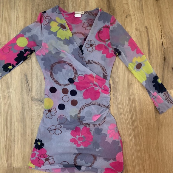 Sweet Pea Tops - Fitted/stretch Sweet pea faux wrap top. Beautiful spring colors